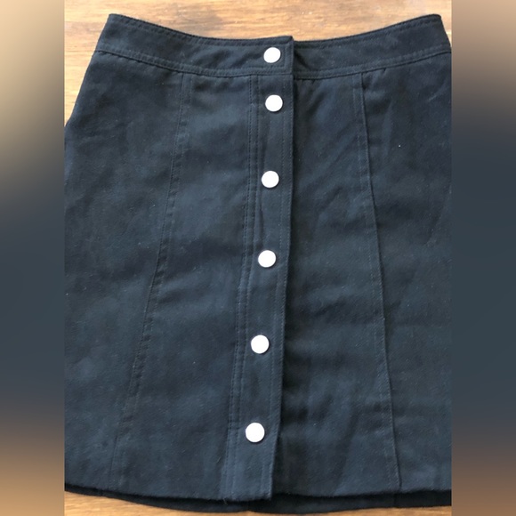Women’s Faux Suede Black Button Down Skirt Size 0 H&M A-line Mini Skirt - Picture 2 of 4